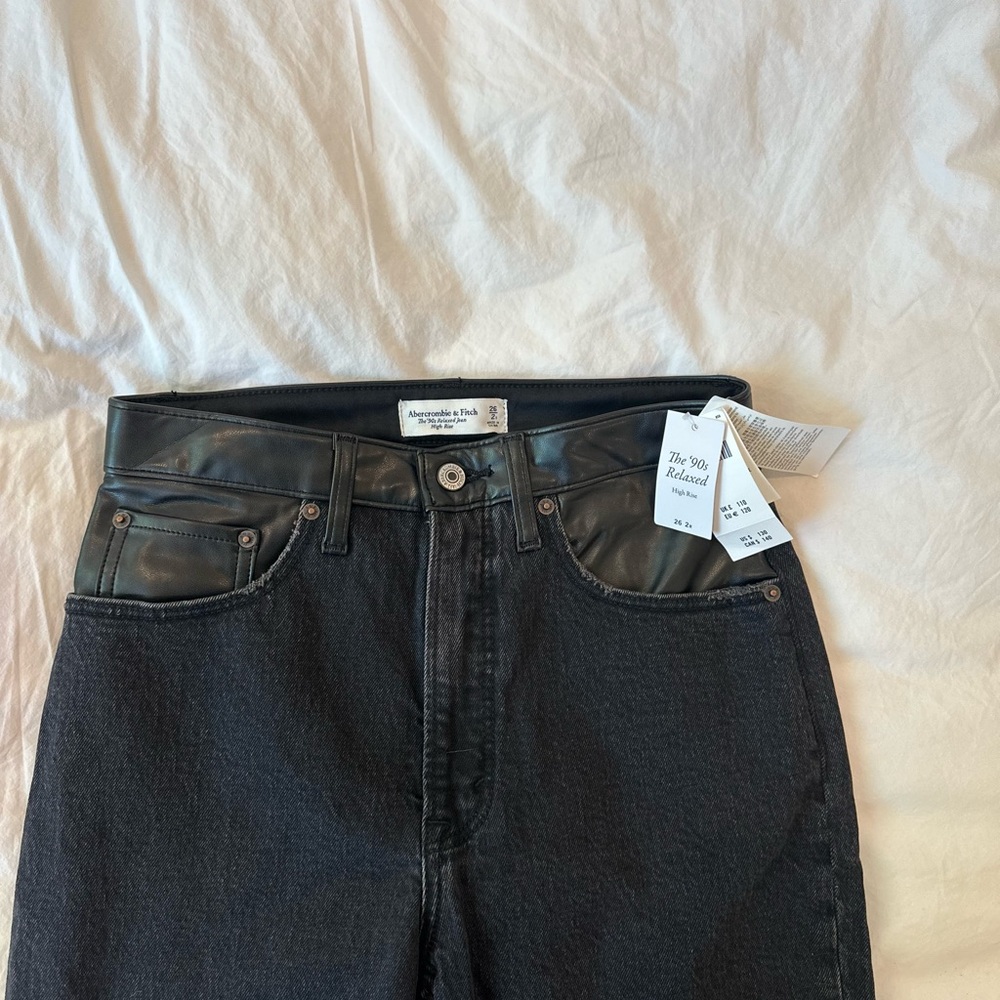 Abercrombie & Fitch High Rise Black Leather Waist Jeans NWT - Picture 2 of 5